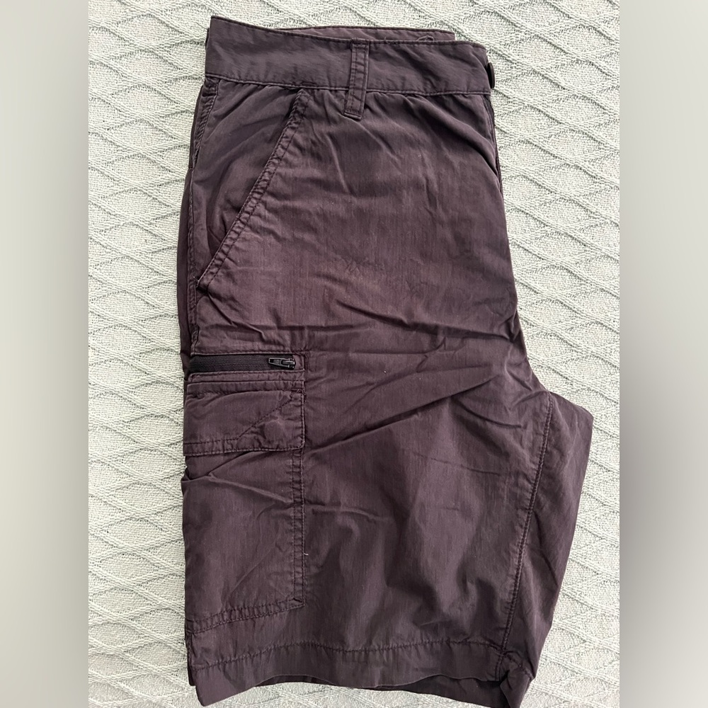 Mens Paradise Collection cargo shorts Size 32. NWOT